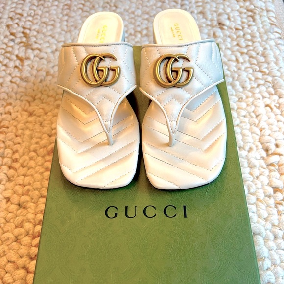 Gucci Double G Quilted Thong Flats in cream white - Picture 1 of 10